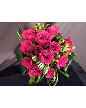 Red roses size, inches height and inches wide.