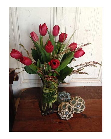 Beautiful (as shown) size, inches height and inches wide.