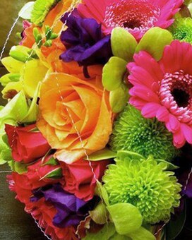 Deluxe Vase Arrangement size, inches height and inches wide.
