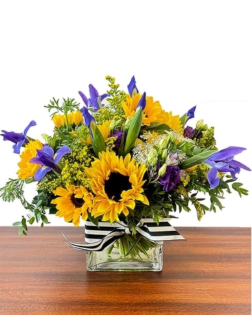 Tuscan Garden - Premium size, 16 inches height and 16 inches wide.