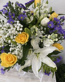 Premium-Hand Tied size, inches height and inches wide.