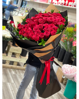 100 RED ROSES size, inches height and inches wide.