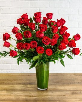 Three Dozen Red size, 25 inches height and 16 inches wide.