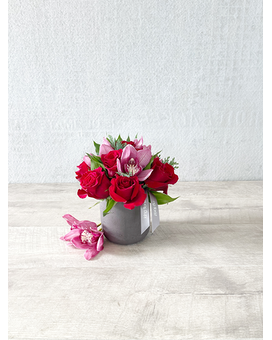Floral Arrangement Only size, 7 inches height and 6 inches wide.