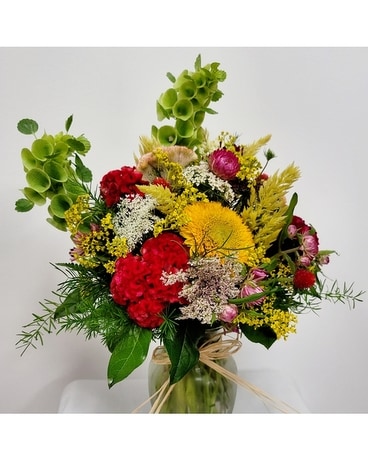 Deluxe size, 20 inches height and 14 inches wide.