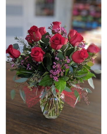 12 Petite Red Deluxe size, inches height and inches wide.