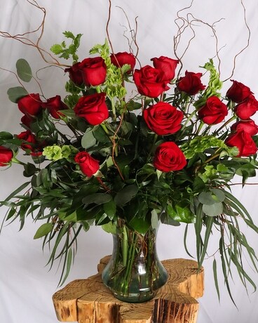Presidential (With Lilies) size, inches height and inches wide.