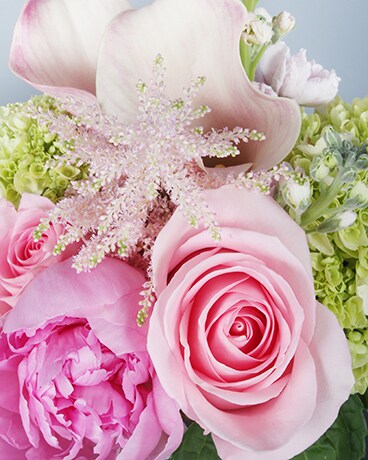 Centerpiece size, inches height and inches wide.