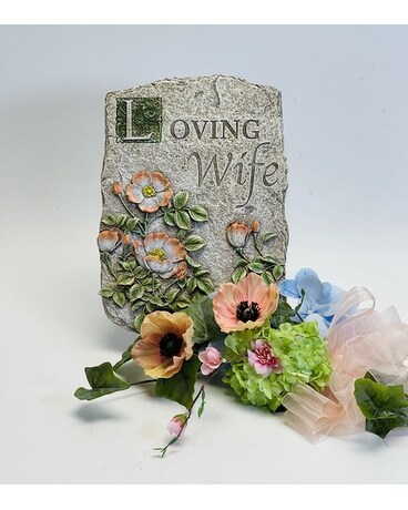 Plaque w/ Fresh Arrangement size, inches height and inches wide.