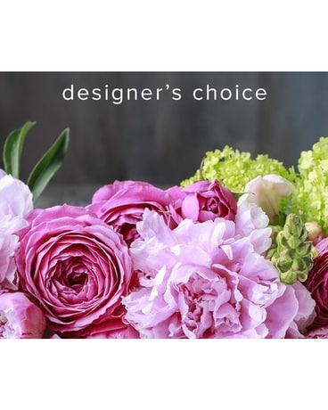 DESIGNER'S CHOICE - LOW Clear Vase size, inches height and inches wide.