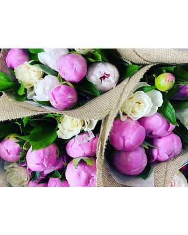 12 peonies & some roses too! size, inches height and inches wide.