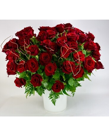 100 Ruby Red Roses Works size, inches height and inches wide.