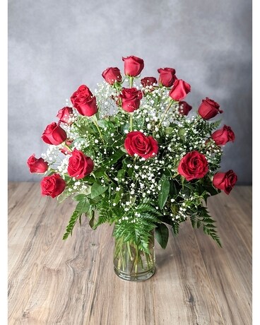 2 Dozen Red Roses size, inches height and inches wide.