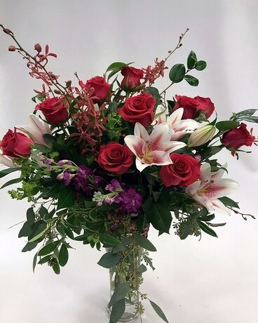 Beautiful (as shown) size, inches height and inches wide.