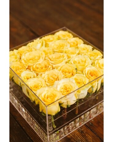 25 roses size, inches height and inches wide.