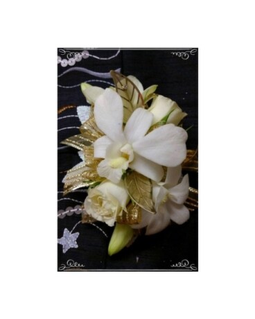 Premium add Boutonniere to match size, inches height and inches wide.
