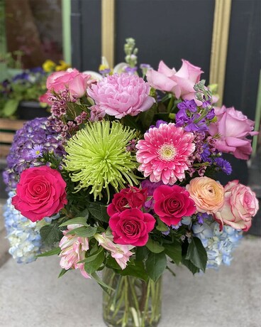 Stunning size, inches height and inches wide.