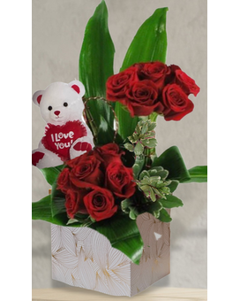 Deluxe18 Roses size, inches height and inches wide.