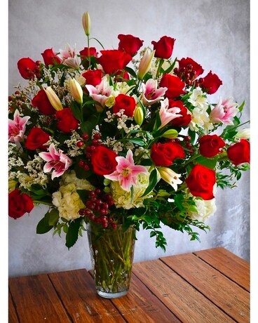 24 Roses size, inches height and inches wide.