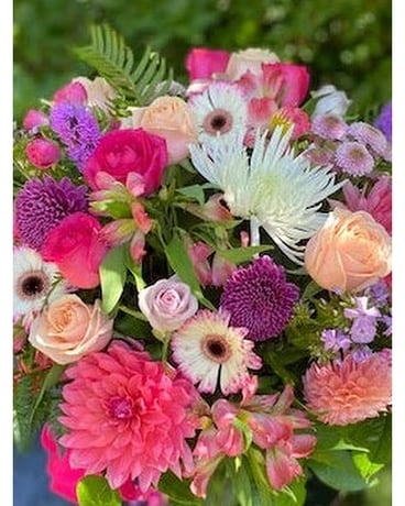 Standard (Hand Tied) size, inches height and inches wide.
