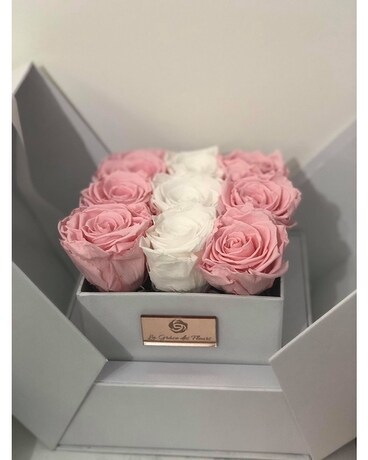 white box with Eternal Pink Roses size, inches height and inches wide.