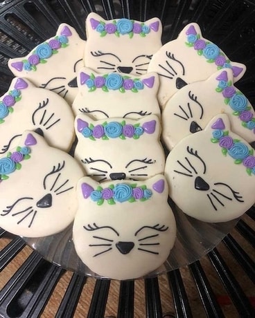 10 Cat Cookies size, inches height and inches wide.