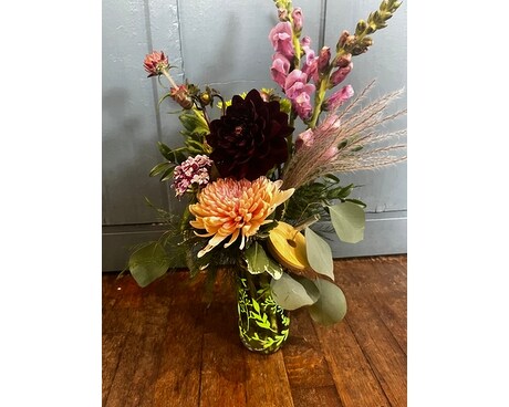 Floral Design size, inches height and inches wide.