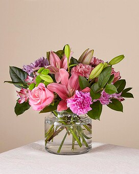 Deluxe size, 16 inches height and 15 inches wide.