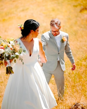 Wildflower- Bouquet and Boutonniere size, inches height and inches wide.