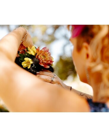 Wildflower- Bouquet and Hairpiece size, inches height and inches wide.