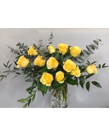 Dozen Yellow Roses size, inches height and inches wide.