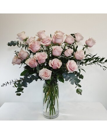 24 roses size, inches height and inches wide.