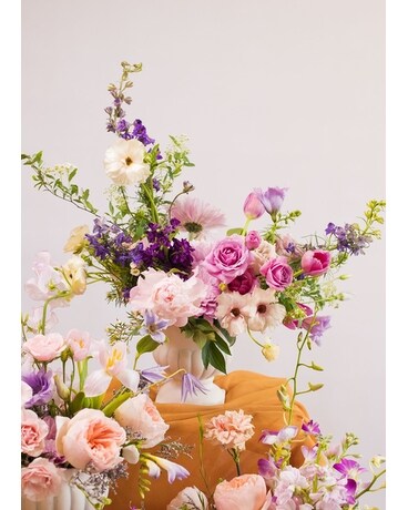 Deluxe (As Pictured) size, inches height and inches wide.