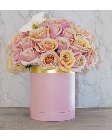 Premium 50ROSES size, inches height and inches wide.