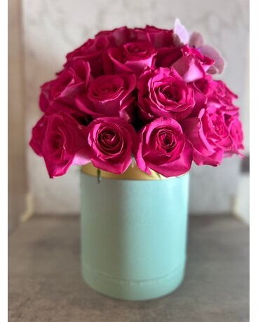 Deluxe 30ROSES size, inches height and inches wide.