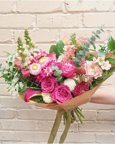 Weekly Deliveries size, inches height and inches wide.