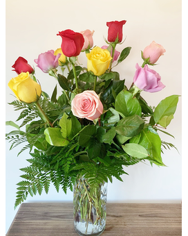 Deluxe-18 roses size, inches height and inches wide.