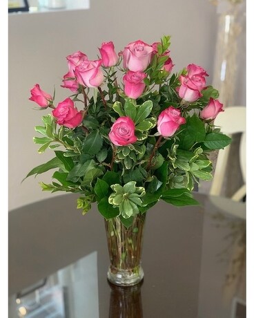 18 Lavender Roses (As Shown) size, inches height and inches wide.