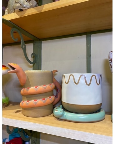 Terra Cotta Red Snake size, inches height and inches wide.