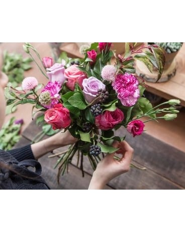 Beautifully big size, inches height and inches wide.