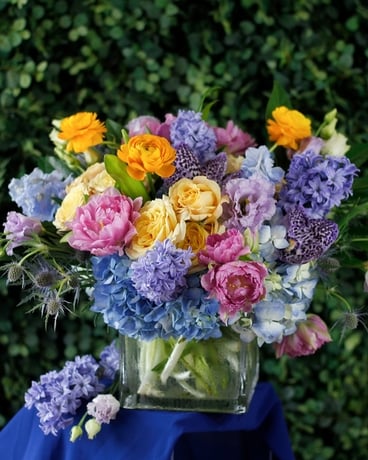 Luxurious size, 11 inches height and 14 inches wide.