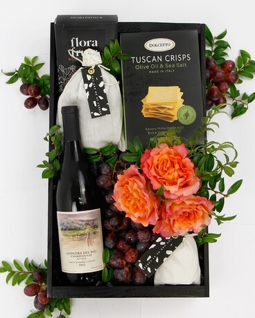 With White Wine size, inches height and inches wide.