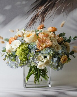 Luxurious size, 11 inches height and 12 inches wide.