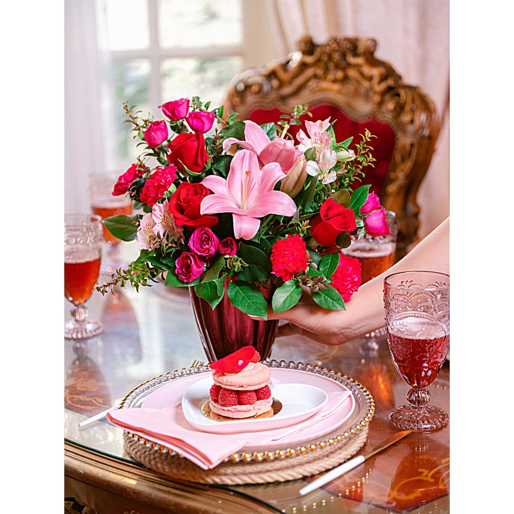 Teleflora's Romantic Radiance Bouquet - T22V110A in Chicago IL
