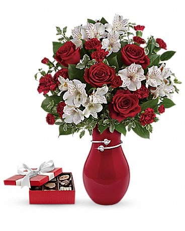 Pair Of Hearts Bouquet with chocolates Bouquet