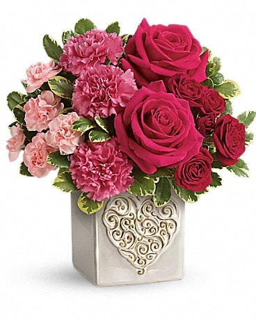 Teleflora S Swirling Heart Bouquet In New Castle De The Flower Place