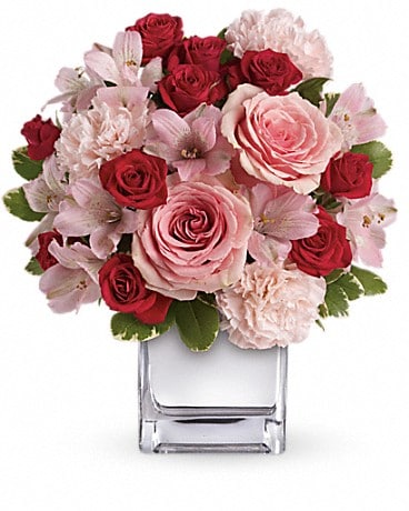 Love That Pink Bouquet with Roses Flower Arrangement