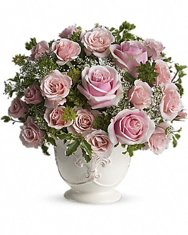 Pink Mixed Rose & Daisy Bouquet with Box – Flower Arrangements – USA  delivery - Heart & Thorn USA