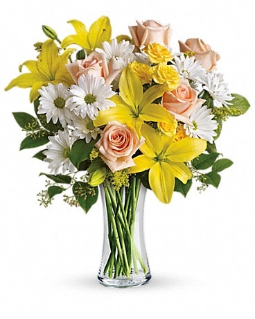 Teleflora's Daisies and Sunbeams Bouquet