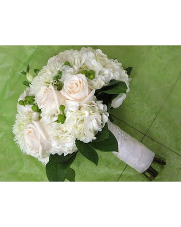 Classic Ivory Bouquet